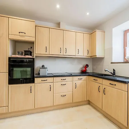 Сasa de vacaciones Cozy With Garden, Cleaning Included *