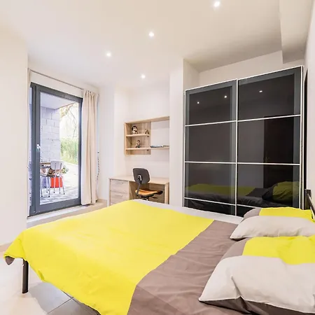Holiday home In With Garden, Cleaning Included Beauraing
