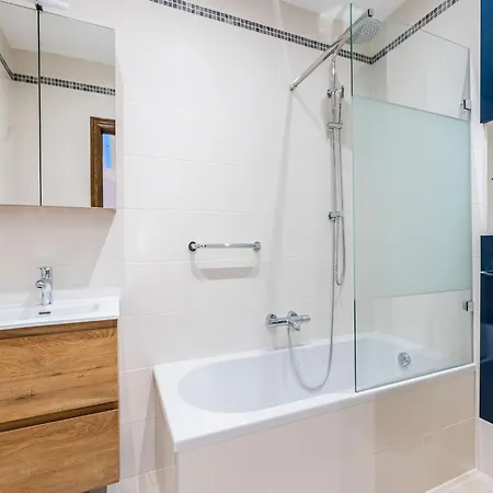 Сasa de vacaciones Cozy With Garden, Cleaning Included *