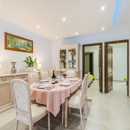 In With Garden, Cleaning Included Holiday home Beauraing