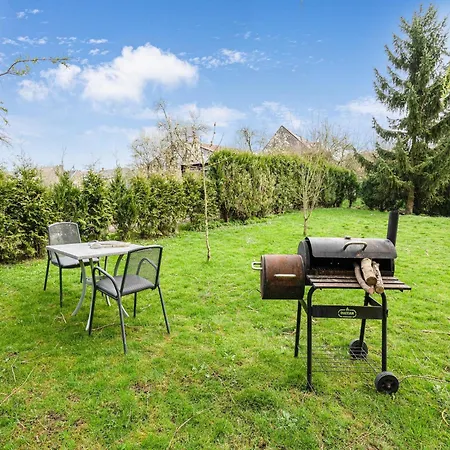 Сasa de vacaciones Cozy With Garden, Cleaning Included *